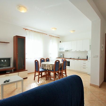 Apartment Bilic With Balcony Пореч Екстер'єр фото