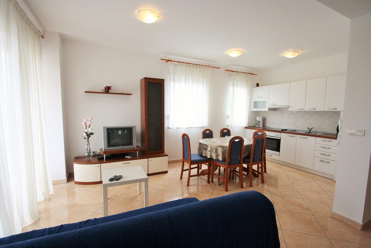 Apartment Bilic With Balcony Пореч Екстер'єр фото